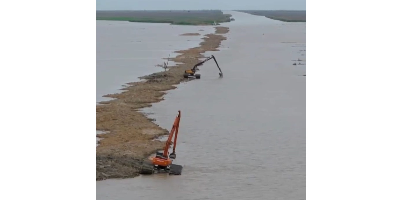 Жайық өзенінде 1,2 метр түп тереңдету жұмыстары жүріп жатыр
