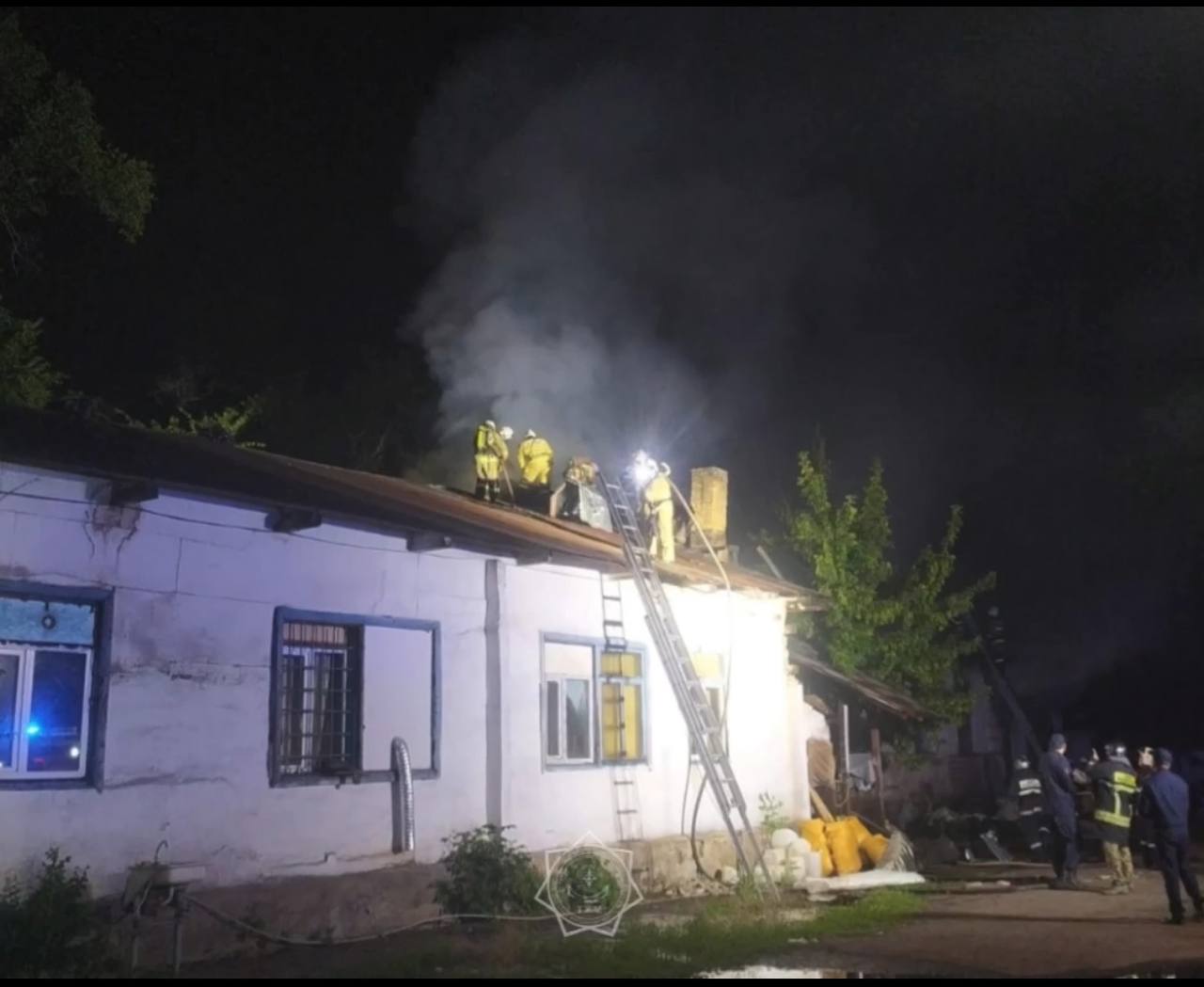 Алматыда матрас шығаратын цех өртенді