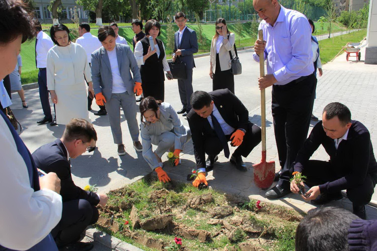 Шымкенттің шырайы кірді