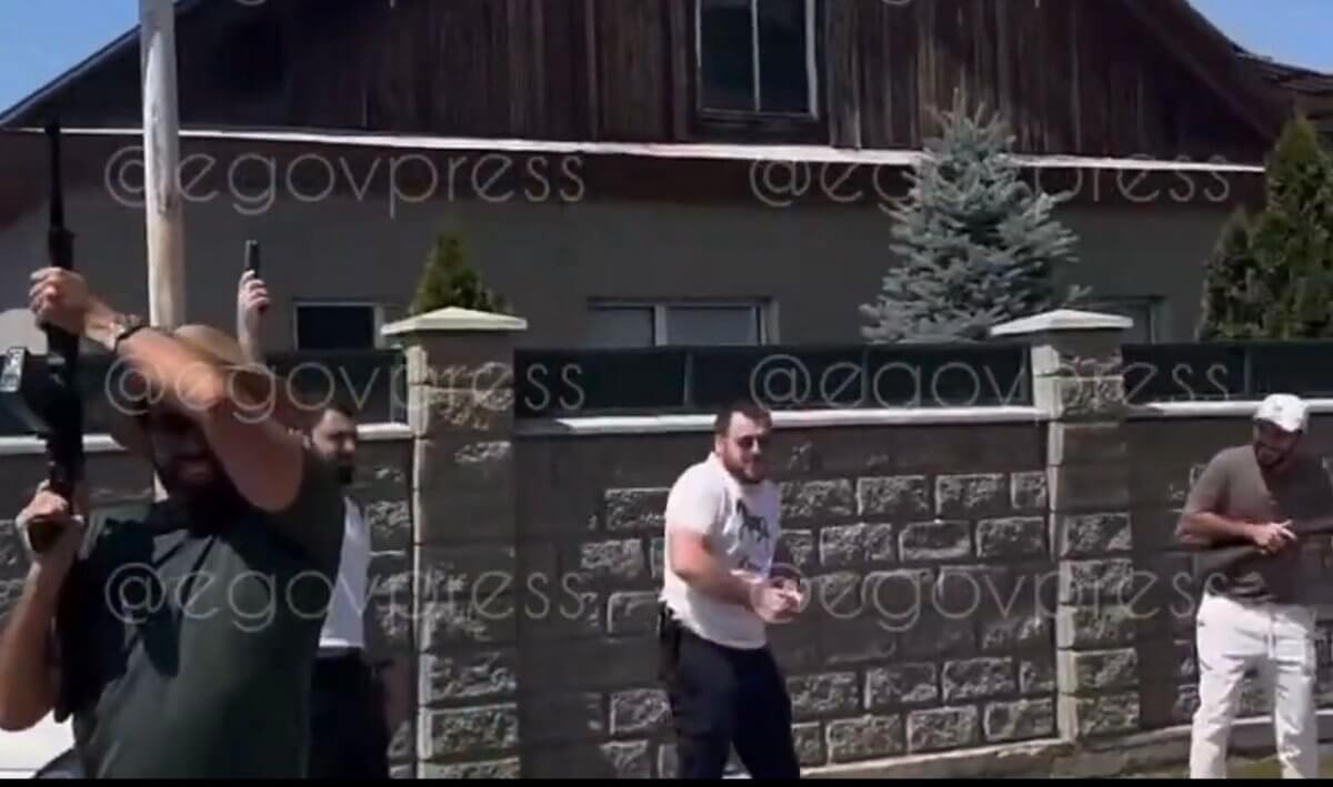 Алматы облысында тойда автоматтан оқ атылды