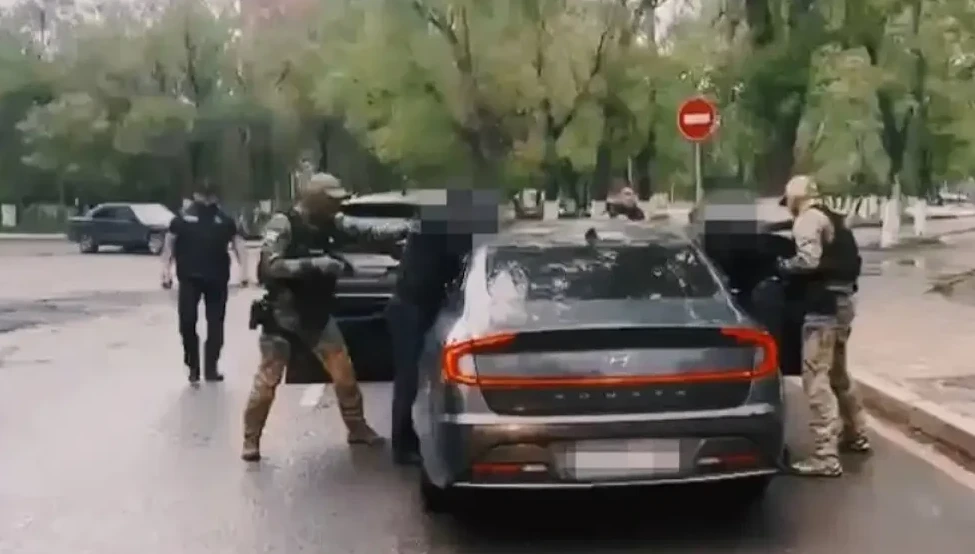 Зейнеткерлердің пәтерін тартып алумен айналысқан заңгерлер ұсталды