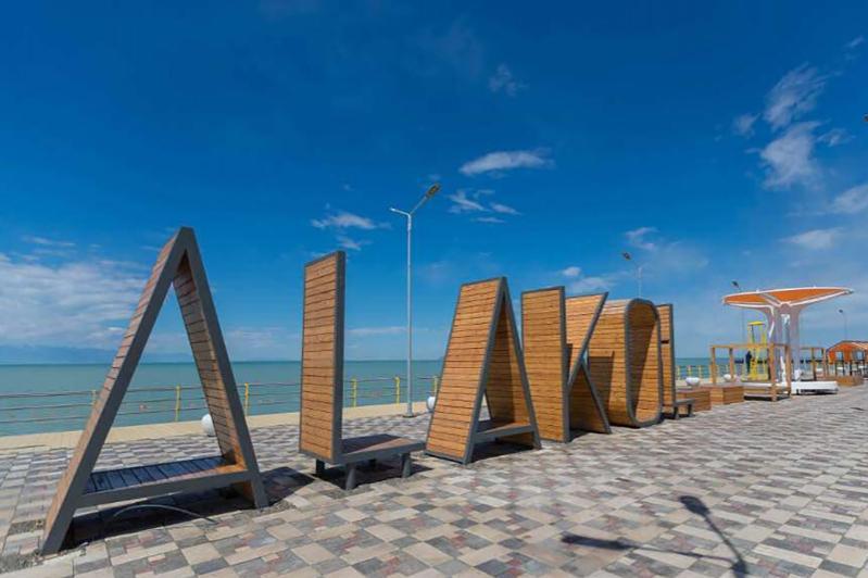 Алакөлге асыққан адам көп