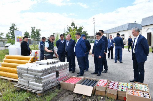 Сенаторлар шикізатты қайта өңдеу кәсіпорындарында болды