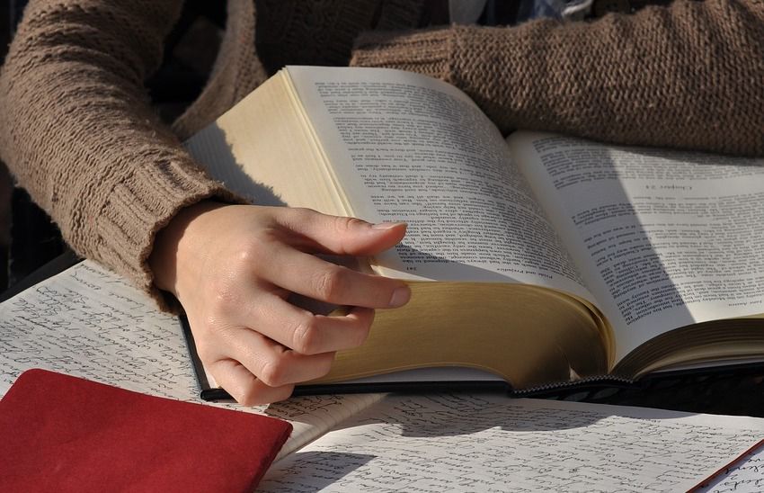 Кітап оқысаңыз, ұзақ өмір сүресіз