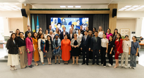 Гендерлік теңдікті ілгерілету: Астанада дипломатиядағы әйелдер рөлі талқыланды