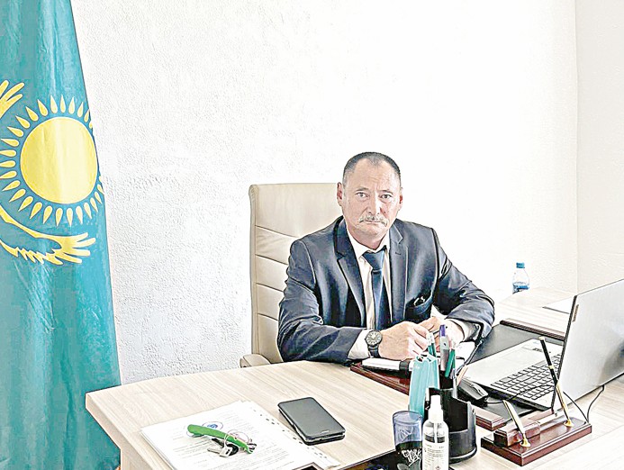 «Алтын микрофонды» ауыл әкімі