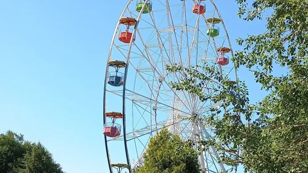 Атырауда балалар аттракционнан құлап кетті, жараланғандар бар