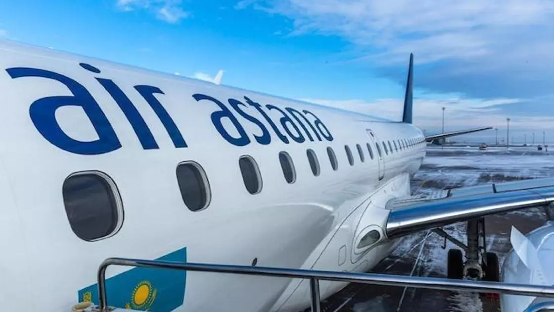 «Air Astana» Ерлан Көкеевтің гитарасын ұрлаған адамды іздестіріп жатыр