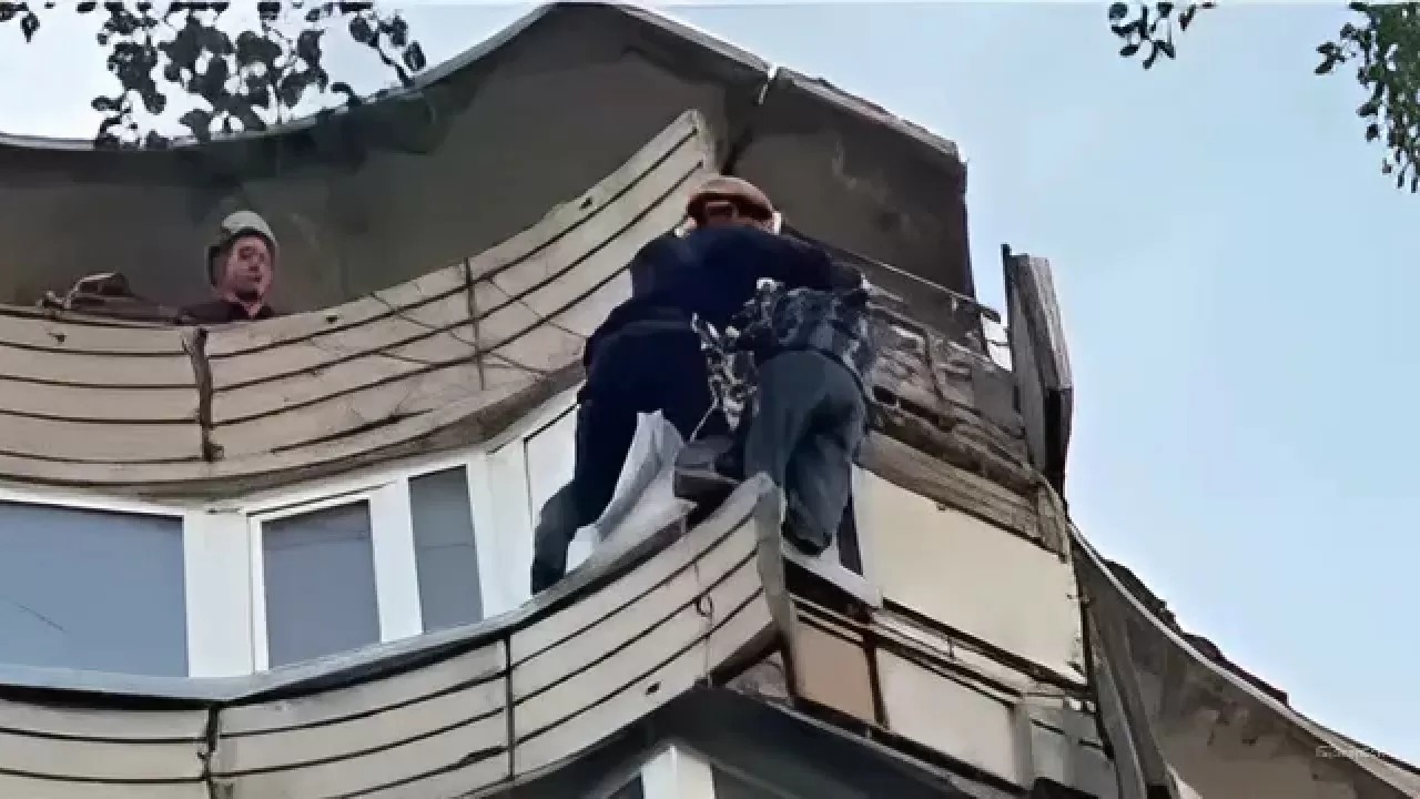 Павлодарда қария 8-қабаттан секірмек болған