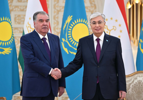 Қасым-Жомарт Тоқаев Тәжікстан Президентімен кездесті