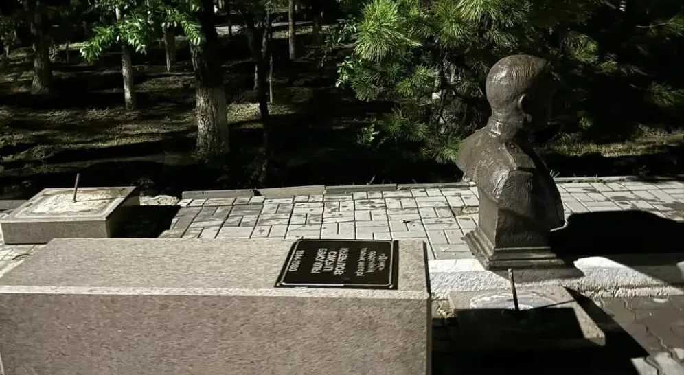 Үстіне ескерткіш құлап қайтыс болған қыз оқиғасы: Полиция куәгерлерді іздестіріп жатыр