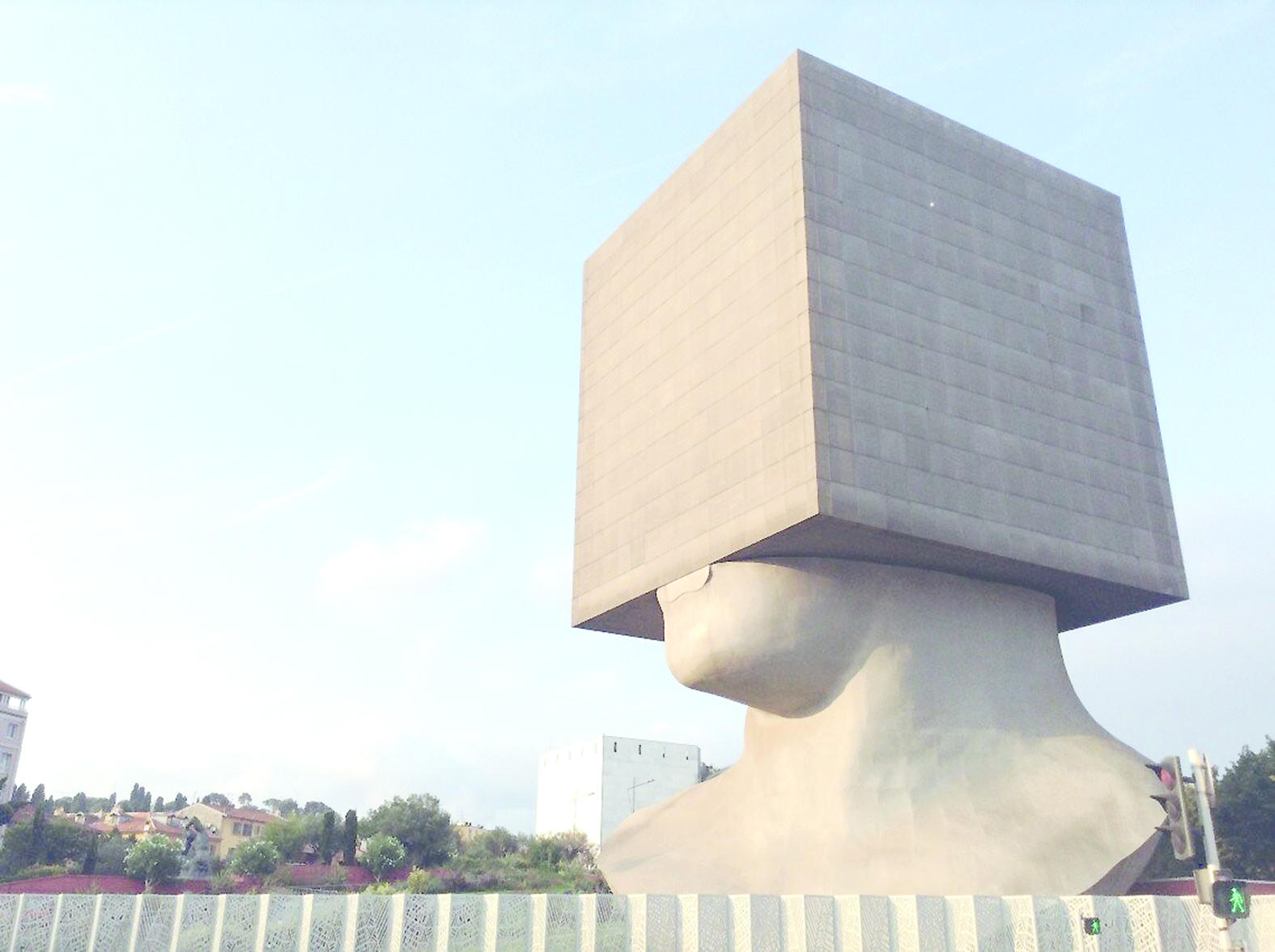 Басымен кірген кітапқа