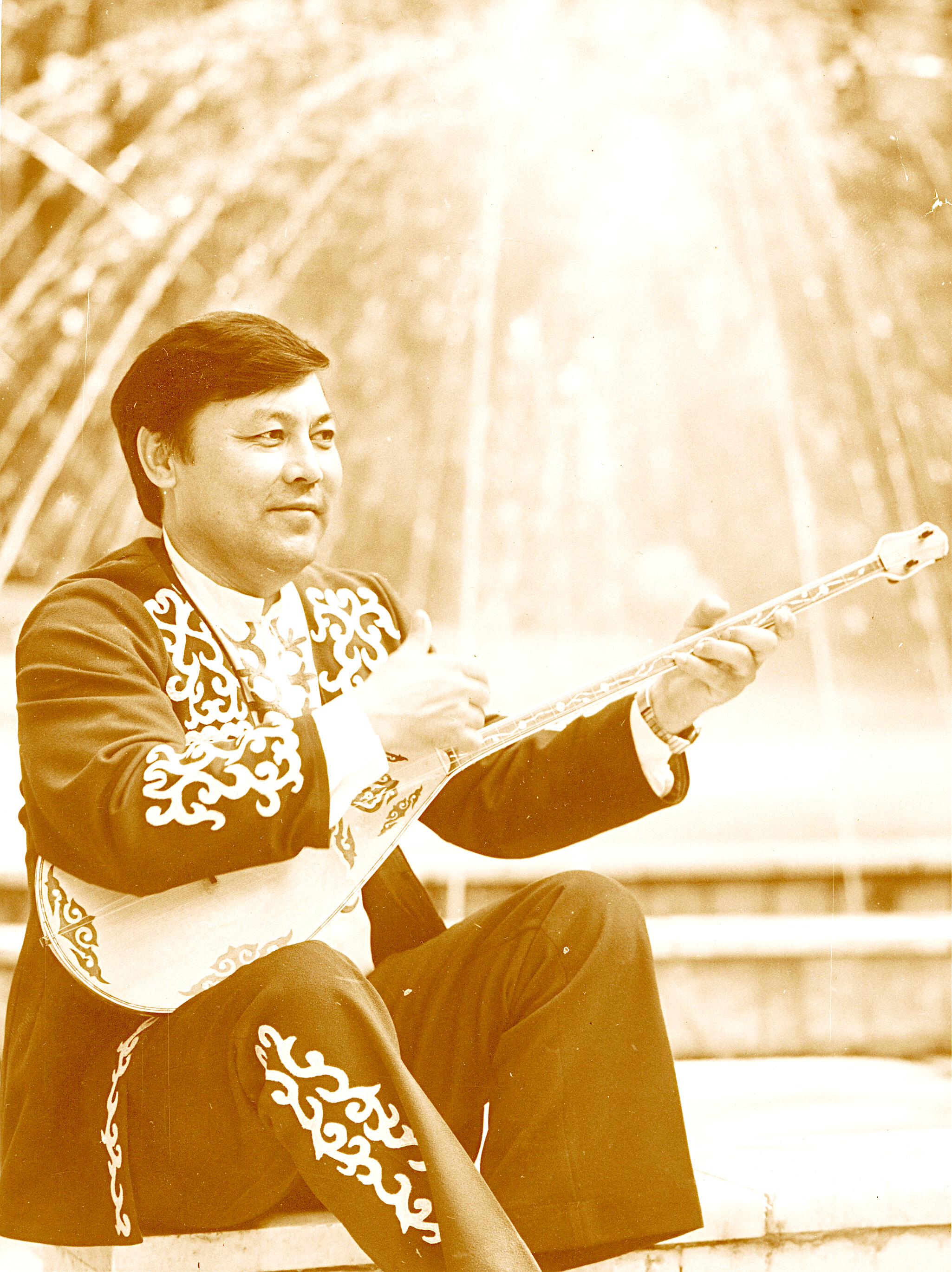 «Донор бүйрекпен жүріп домбыра үнін көкке самғатты»