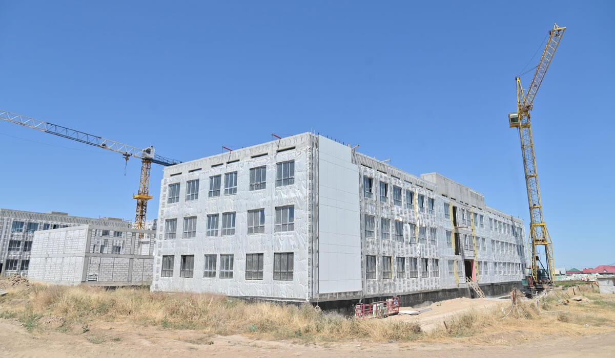 Мектеп құрылысымен танысты