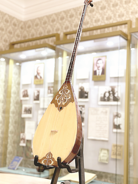 Дәулескер күйшінің домбырасы