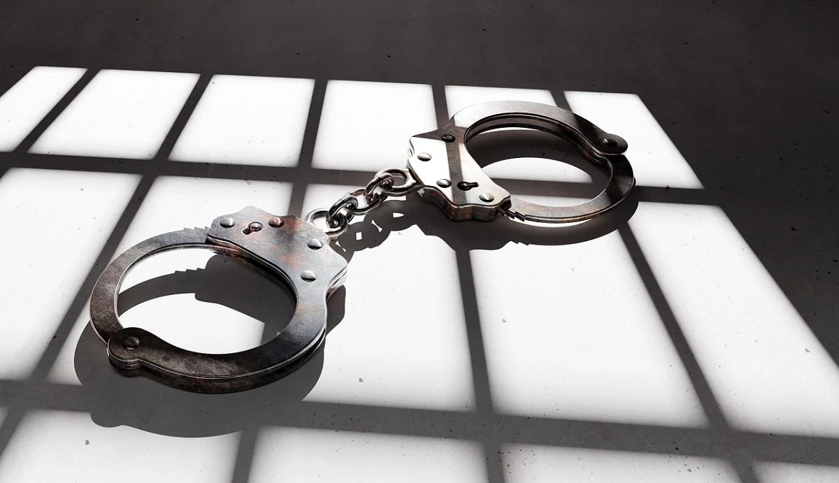 «12 жыл жасырынған»: 17 млн теңгені жымқырып кеткен директор ұсталды