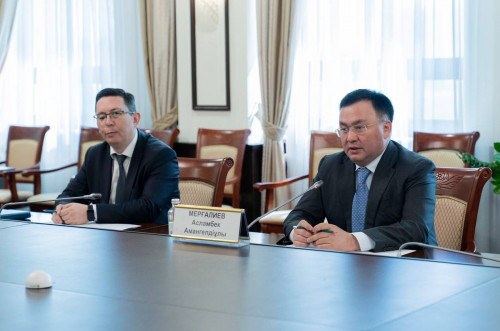 Асламбек Мерғалиев адвокаттар алқасының төрағасымен кездесті
