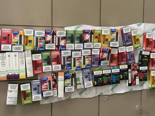 Таразда полицейлер құны 1 миллион теңгені құрайтын вейптерді тәркіледі