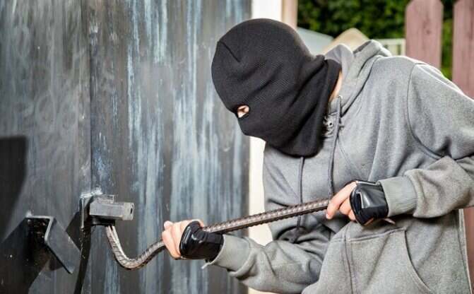 Қоймадан сыра ұрлап, шетелге сатып жібергендер ұсталды