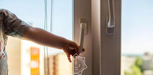 Рудныйда 3 жасар бала терезеден құлап кеткен