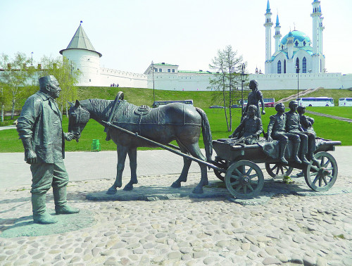 Арбакеш қария балалар үйіне 80-нен астам көлік сыйлаған