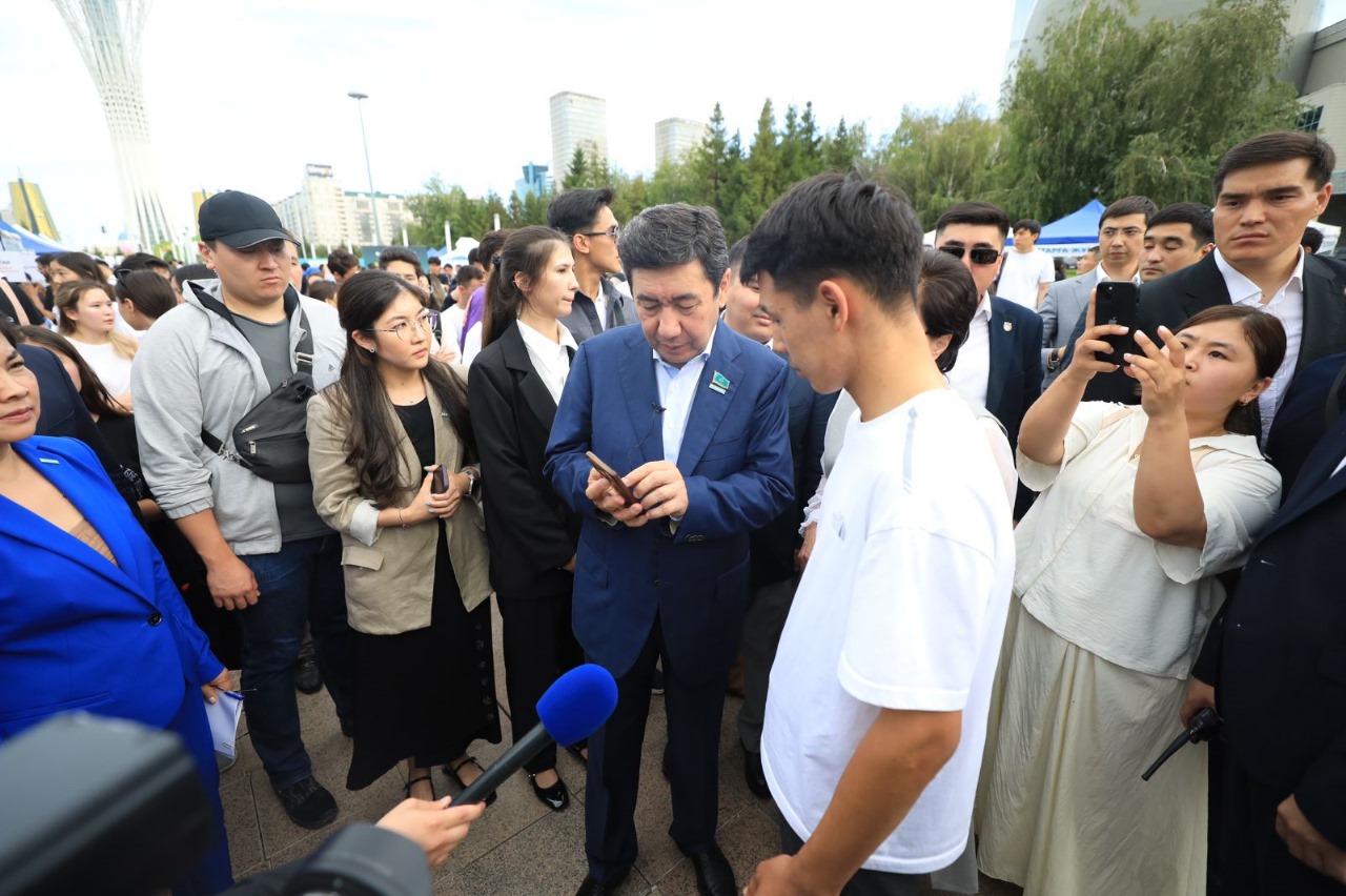 Еліміздің барлық өңірлерінде «AMANAT» партиясының бос орындар жәрмеңкесі өтіп жатыр