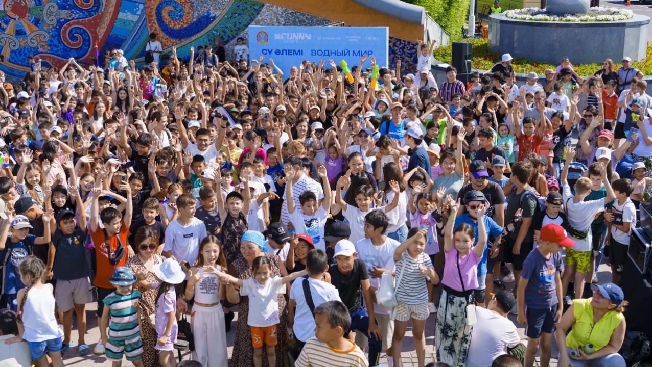 Астанада Орталық саябақ аумағы қоқыстан тазартылды