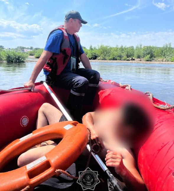 Абай облысының тұрғыны Ертіске батып кете жаздаған