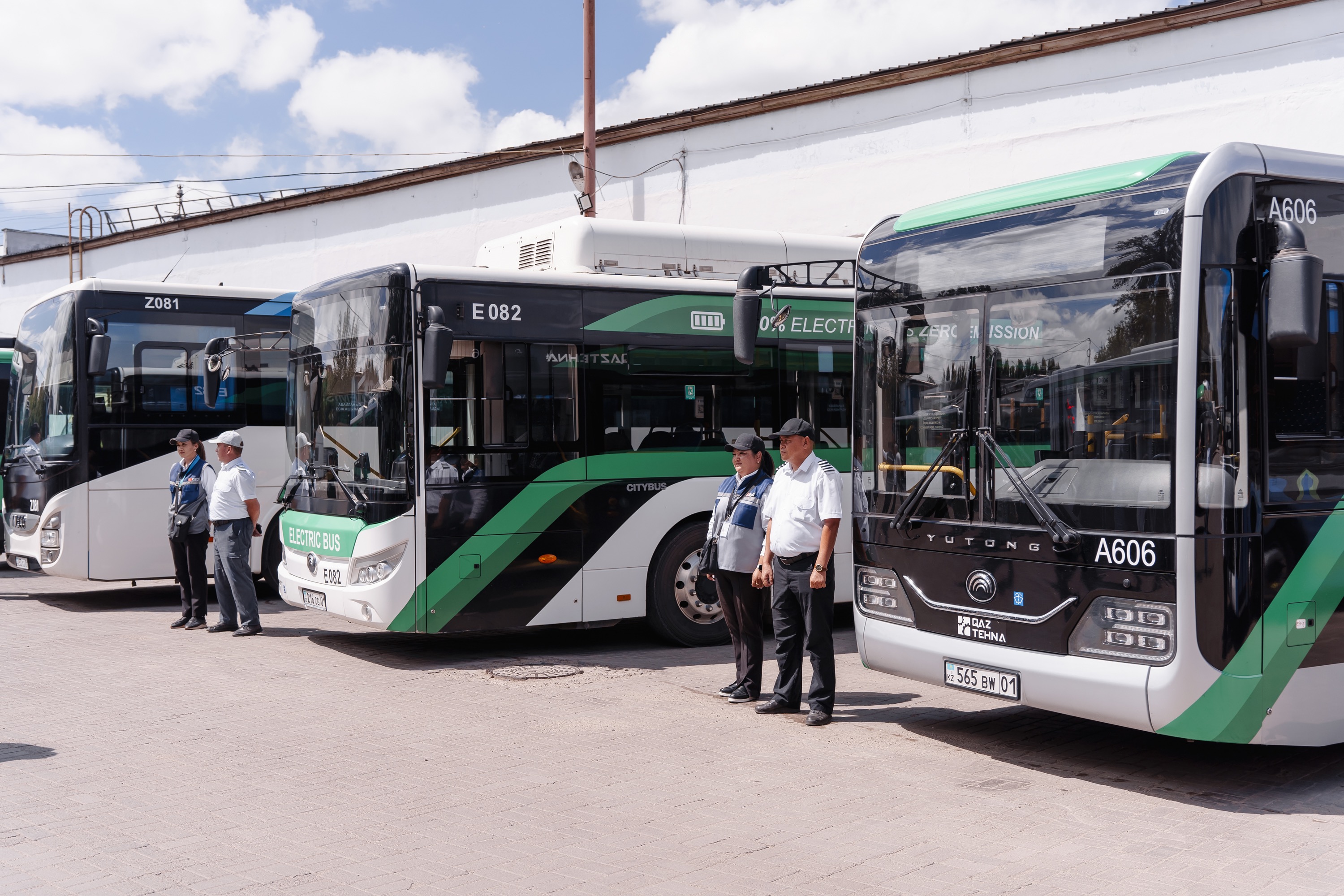 Автобус жүргізушілерінің ең төменгі жалақысы 600 мың теңгеден асады