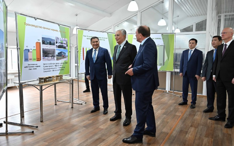 Президент Родина ауылындағы сүт зауытын аралап көрді