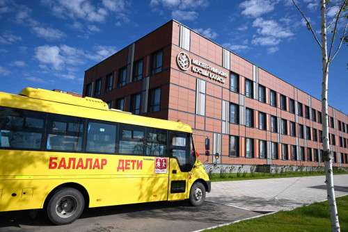 Президент Қосшыдағы мектеп-гимназияға автобус сыйлады