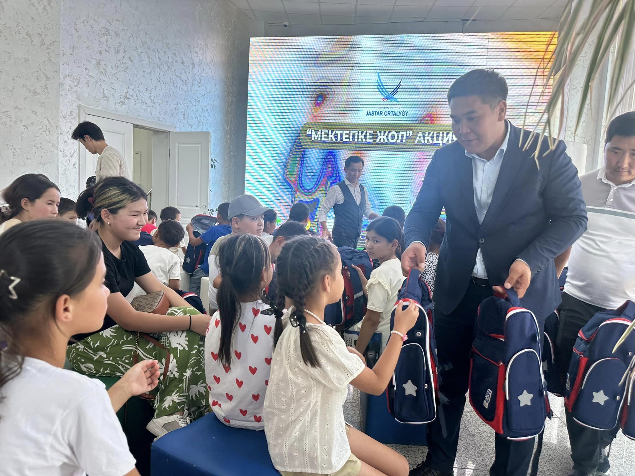 Жақсылық жасауды жастар бастады