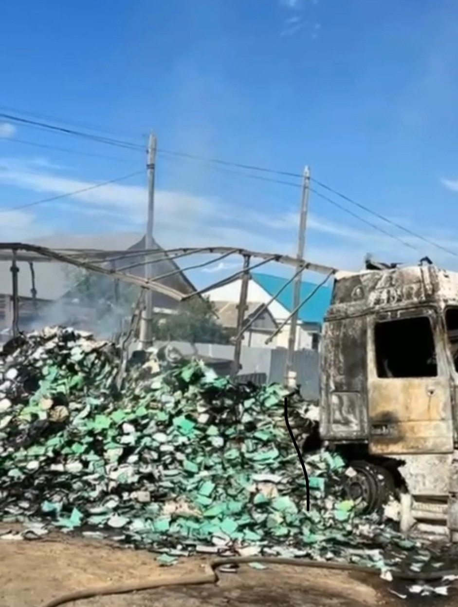 Мектеп дәптерлері тиелген жүк көлігін өртеп жіберген күдікті ұсталды