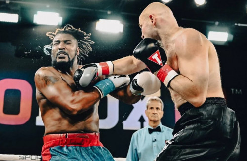 Иван Дычко қарсыласын нокаутқа түсірді