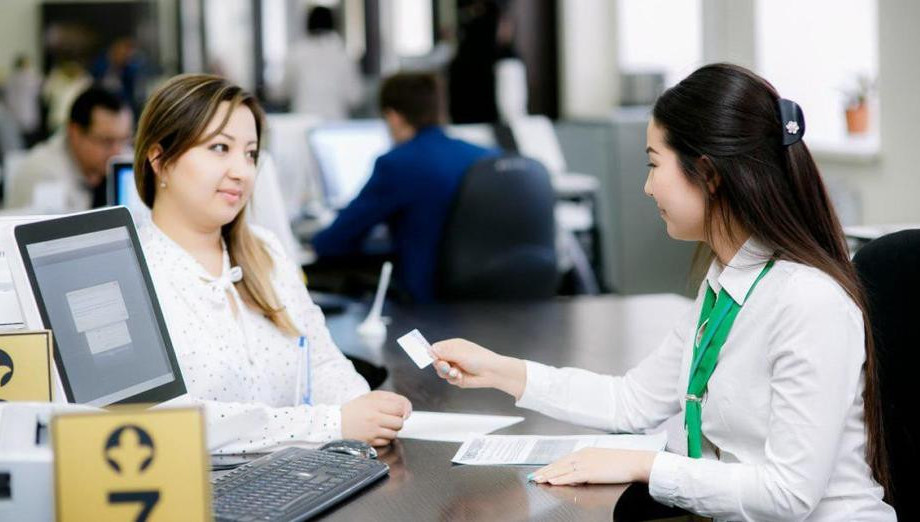 Менеджер өзі келеді: Енді ХҚКО-ға барудың керегі жоқ