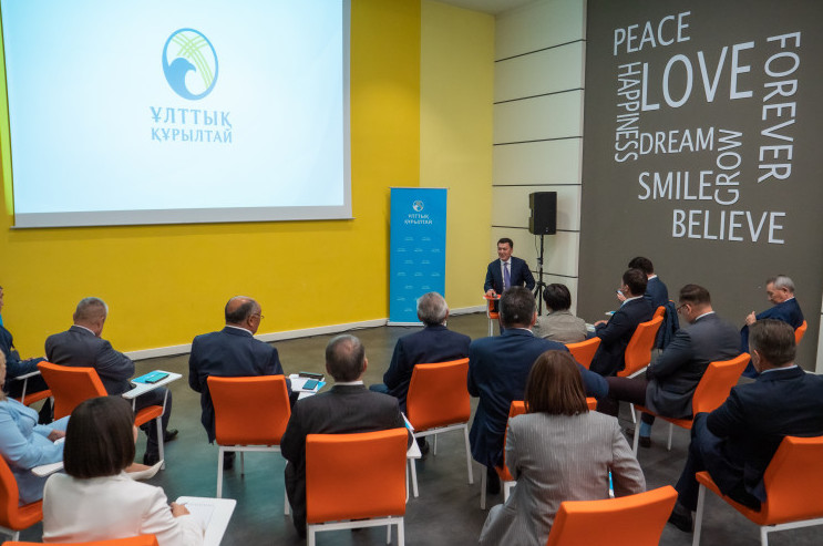 Ерлан Қарин Ұлттық құрылтайдың аймақтардан келген мүшелерімен кездесті