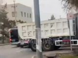 Алматыда жүк көлігі автобуспен соқтығысқан