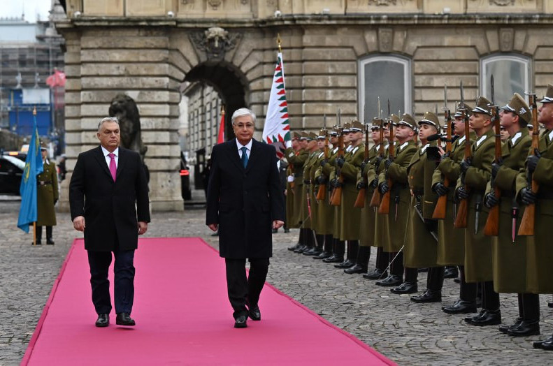 Мажарстанда Қасым-Жомарт Тоқаевты салтанатты қарсы алу рәсімі өтті
