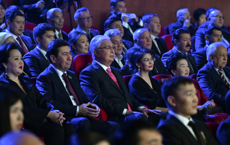 Президент Шөмішбай Сариевке арналған концертті тамашалады