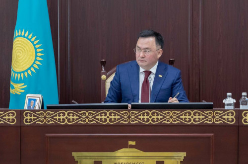 Жоғарғы Сот еңбек даулары мен мұрагерлік жөніндегі құқық қолдануды түсіндірді