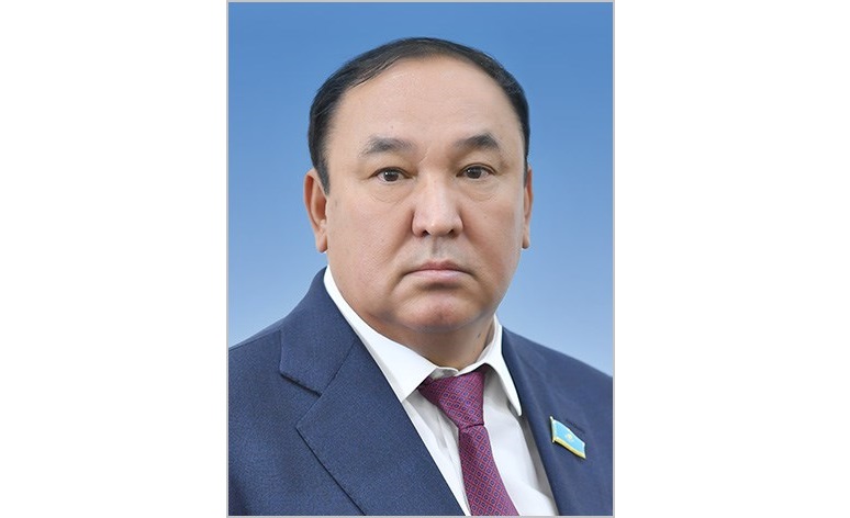 Түлектерді грантпен қамтамасыз ете алмай отырмыз - депутат