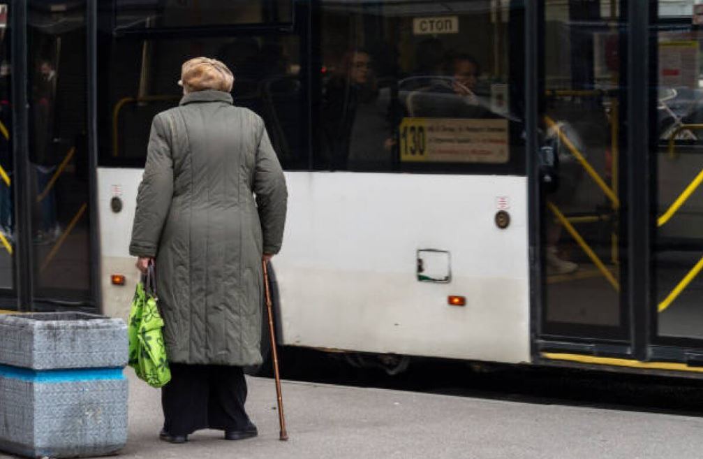 Қарттарға қамқорлық