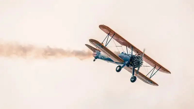 БАӘ-де ұшақ апатқа ұшырап, екі адам қаза тапты