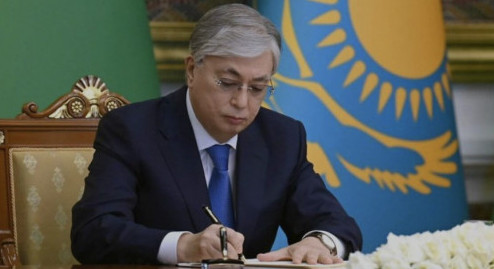 Президент «Келешек»  жинақтаушы жүйесі туралы заңға қол қойды