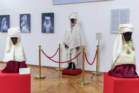 Қазақ әйелдері «қызыл желекті» қашан киген