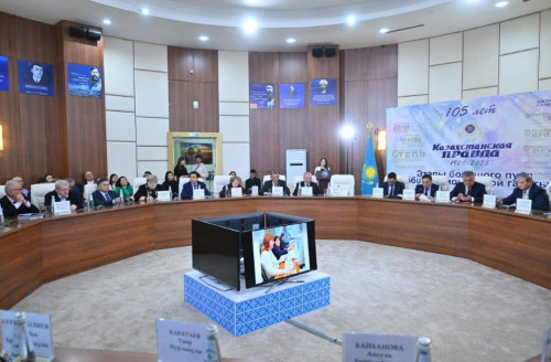 Мәулен Әшімбаев «Казахстанская правда» газетін 105 жылдығымен құттықтады