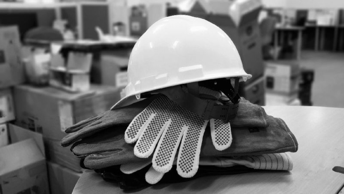 Атырауда екі жұмысшы биіктен құлап, біреуі қаза тапты