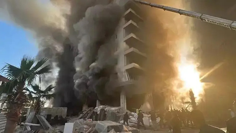 Түркияда тағы да қонақ үй отқа оранды