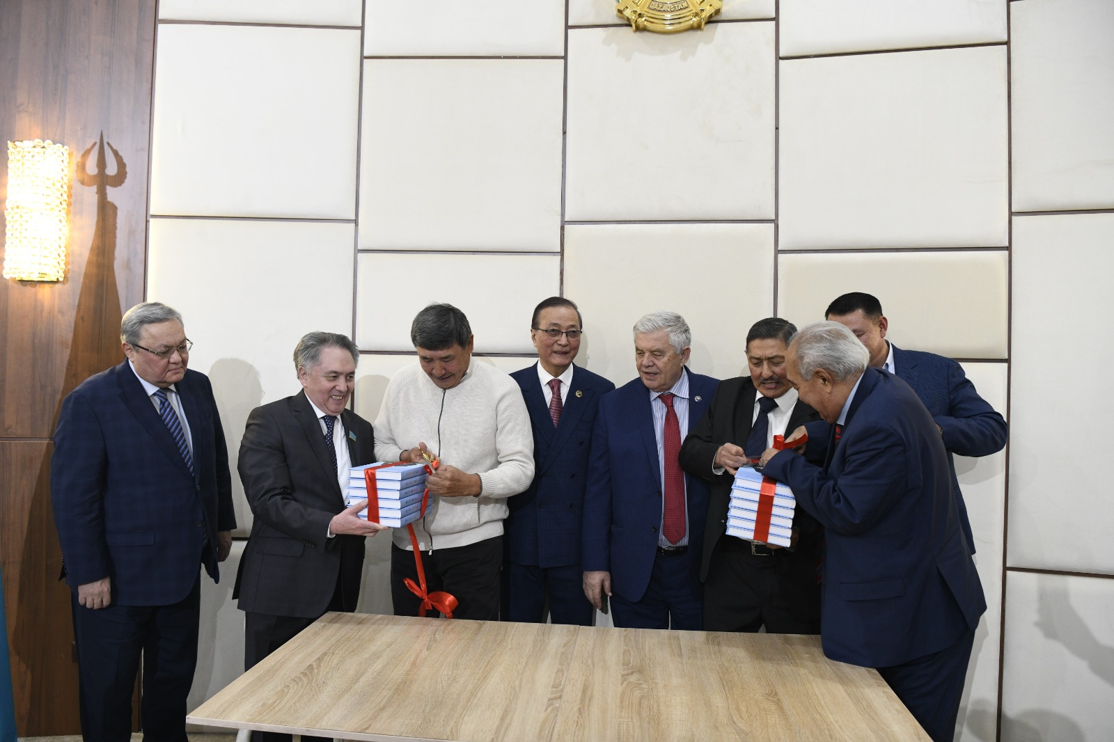 «Ғұмырдария» кітабы жарық көрді