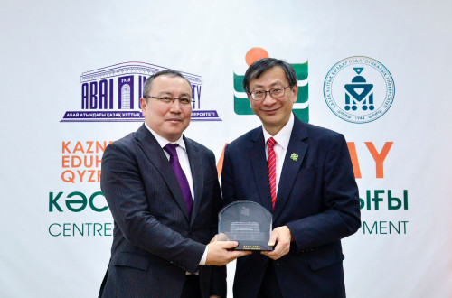 Алматыдағы қос университетте озық тәжірибе орталықтары ашылды